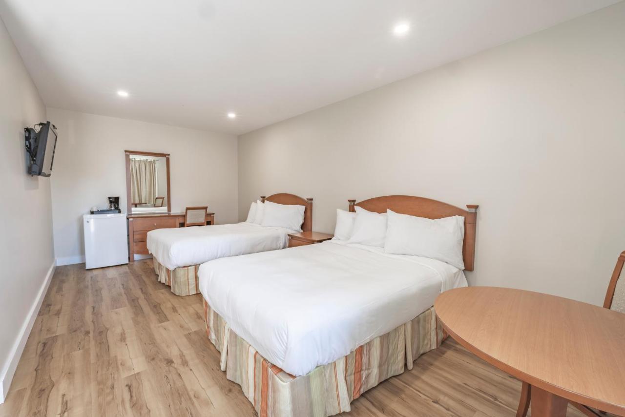 Le Gaspesiana Hotel Sainte-Flavie Bagian luar foto