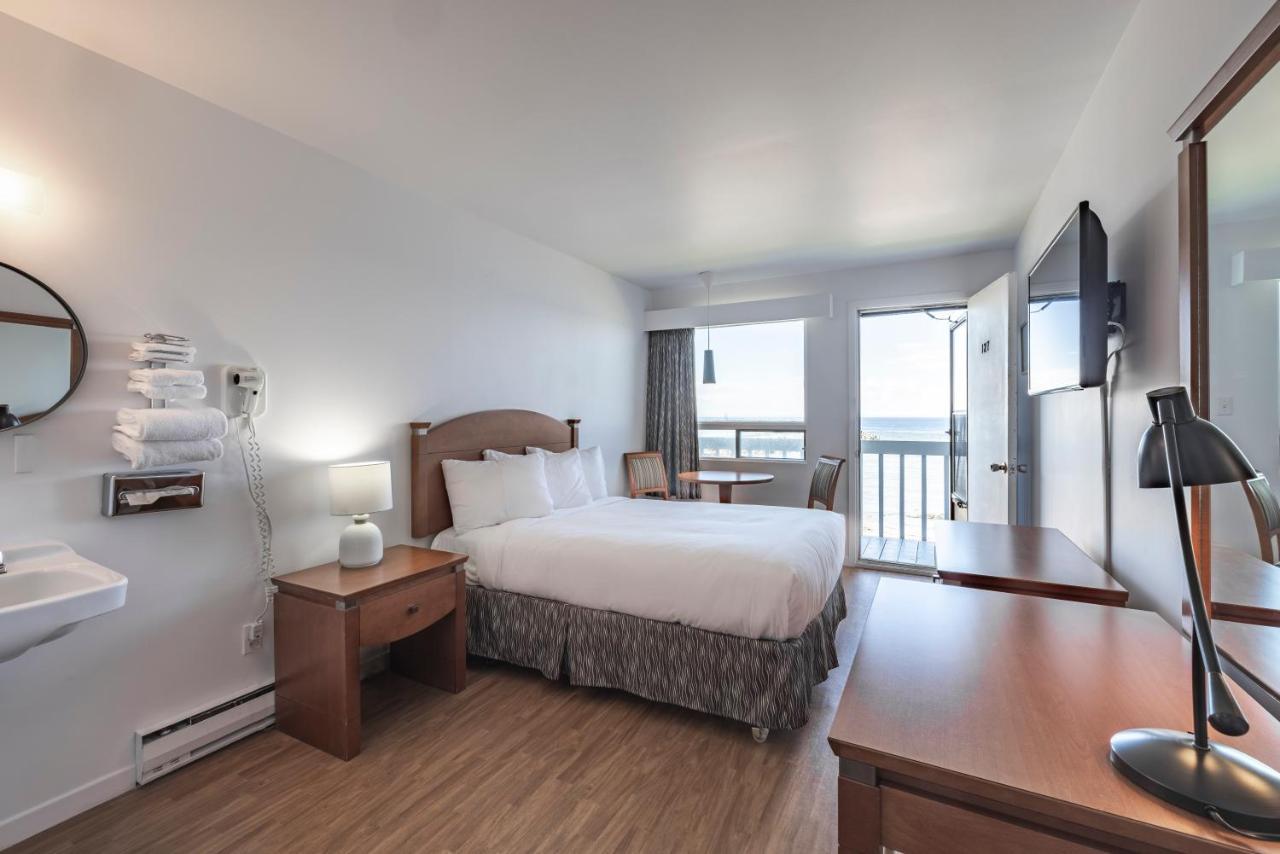 Le Gaspesiana Hotel Sainte-Flavie Bagian luar foto