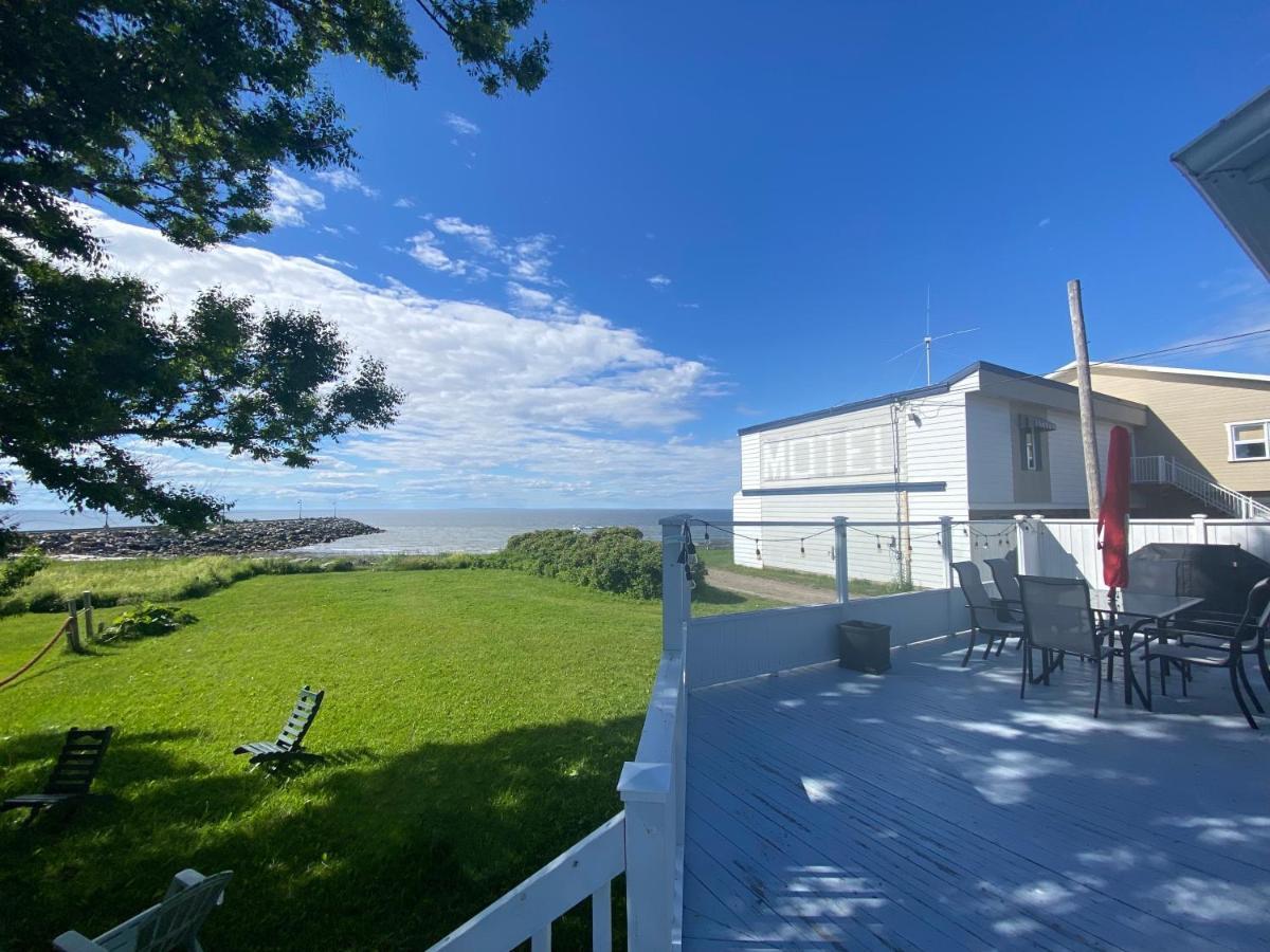 Le Gaspesiana Hotel Sainte-Flavie Bagian luar foto
